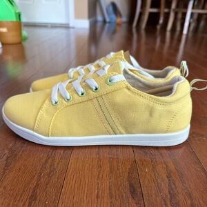 Brand new Vionic Beach Stinson